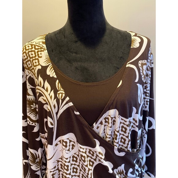 AGB Blouse Size XL Faux Wrap Style Top Brown White Design + Stretch 3/4 Sleeves - Picture 2 of 10